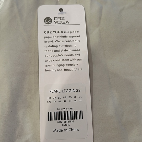 Butterluxe Flare Leggings 31'' - V Cross Waist - Picture 4 of 5